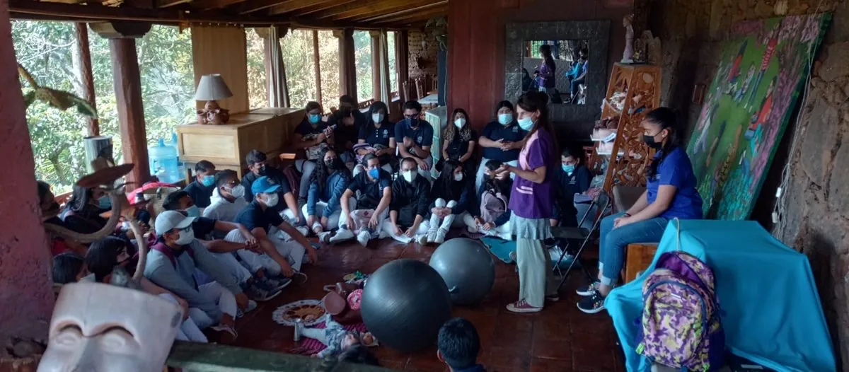 Clase en la escuela de partería